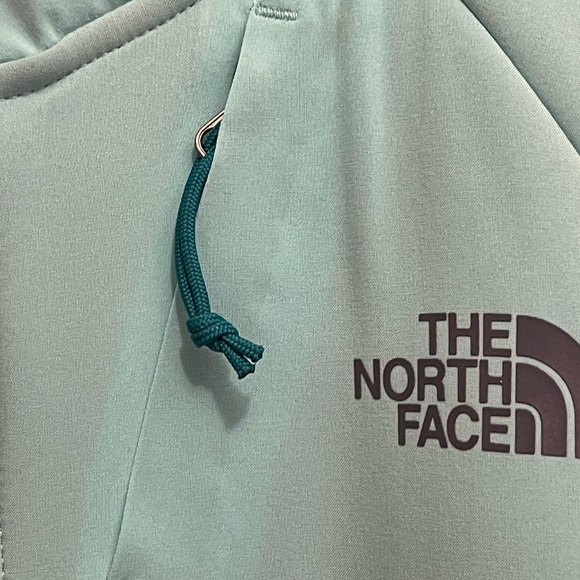 North Face zipped up jacket - Picture 2 of 7